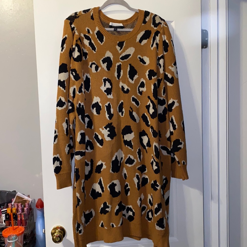 Golden cheetah print sweater shirt